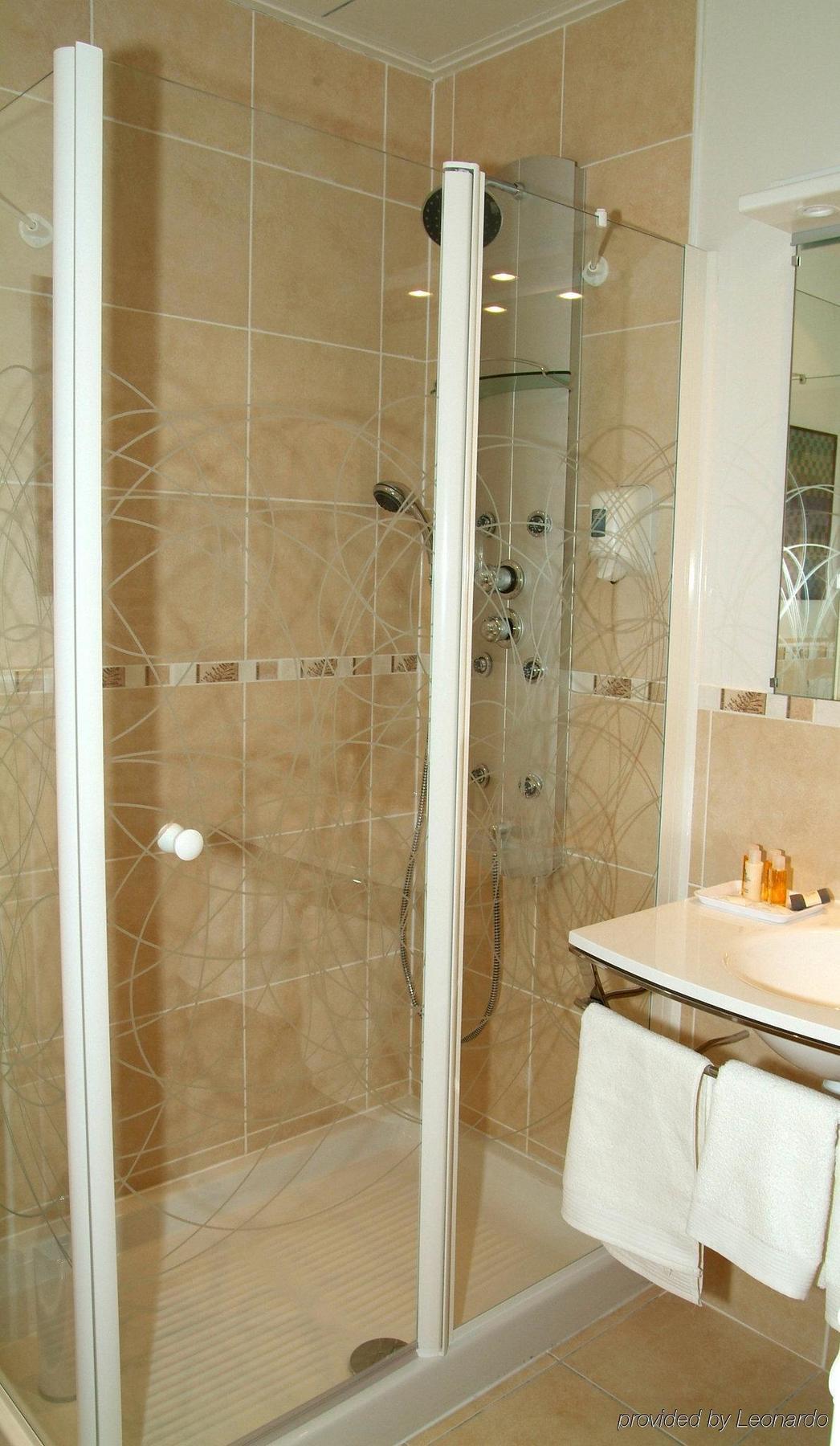 Ermitage Bouquet Hotel Руан Стая снимка