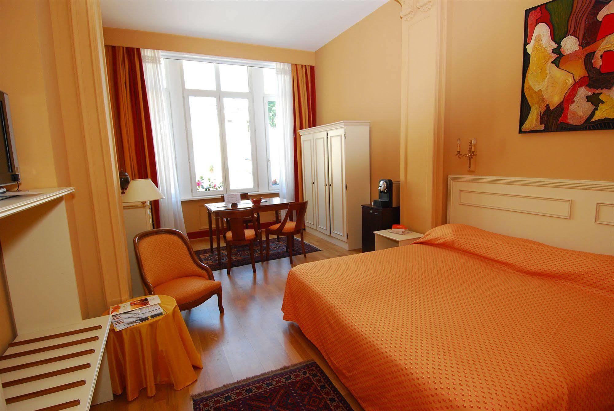 Ermitage Bouquet Hotel Руан Екстериор снимка