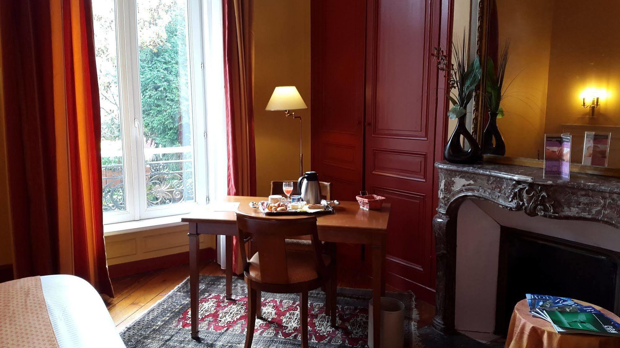 Ermitage Bouquet Hotel Руан Екстериор снимка