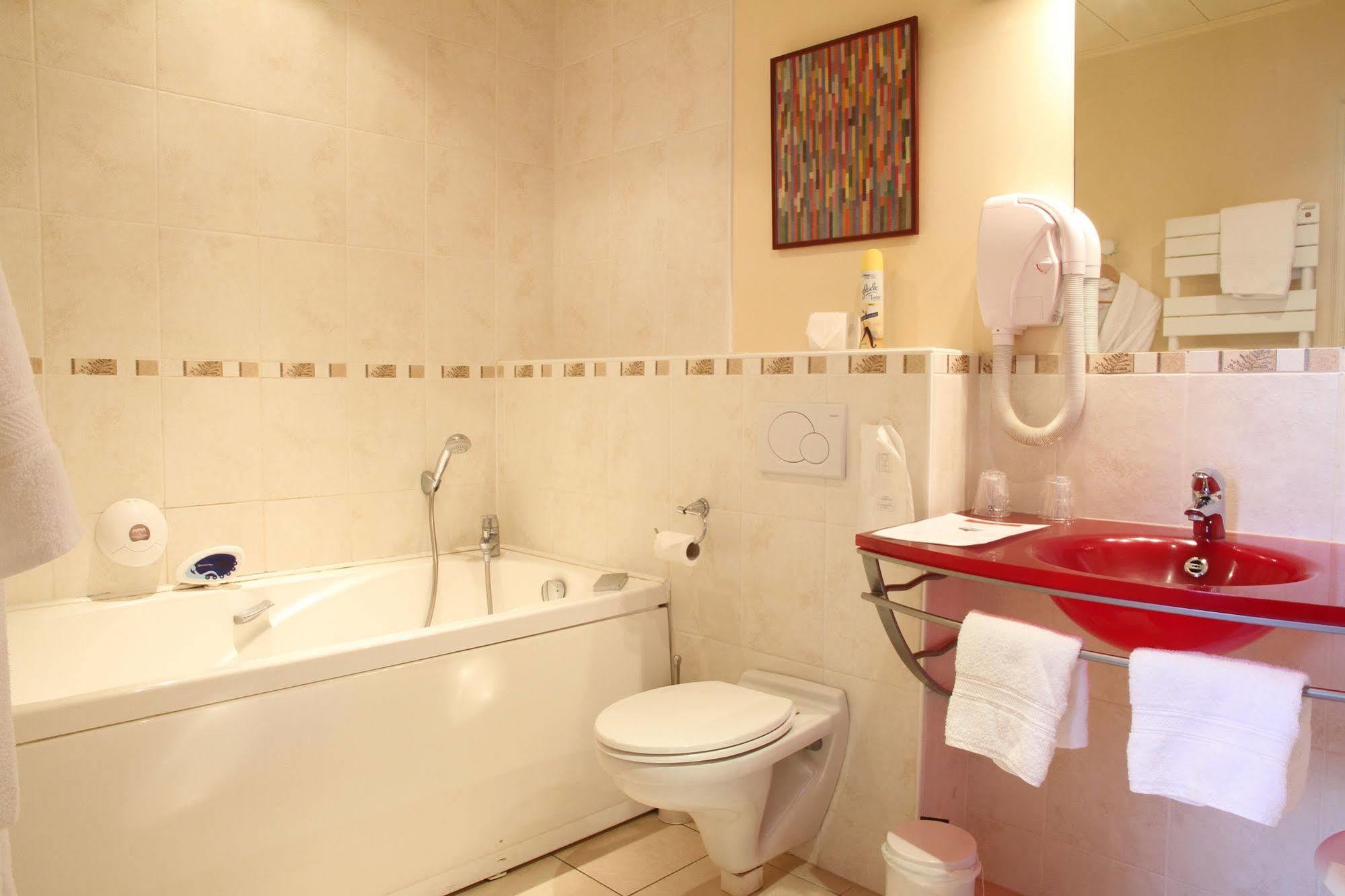 Ermitage Bouquet Hotel Руан Екстериор снимка