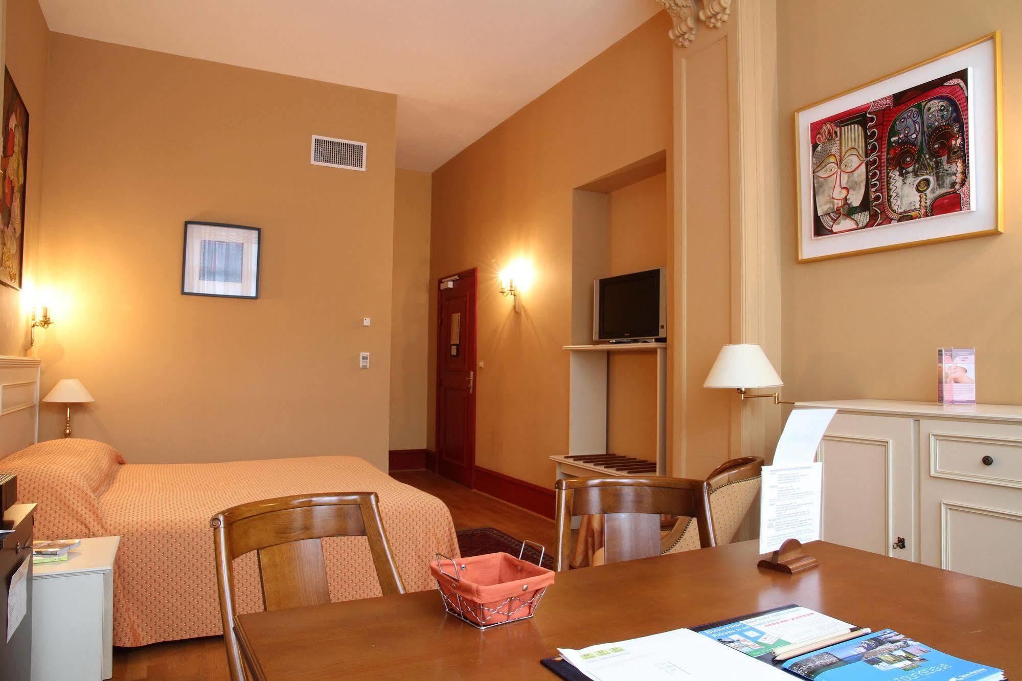 Ermitage Bouquet Hotel Руан Екстериор снимка