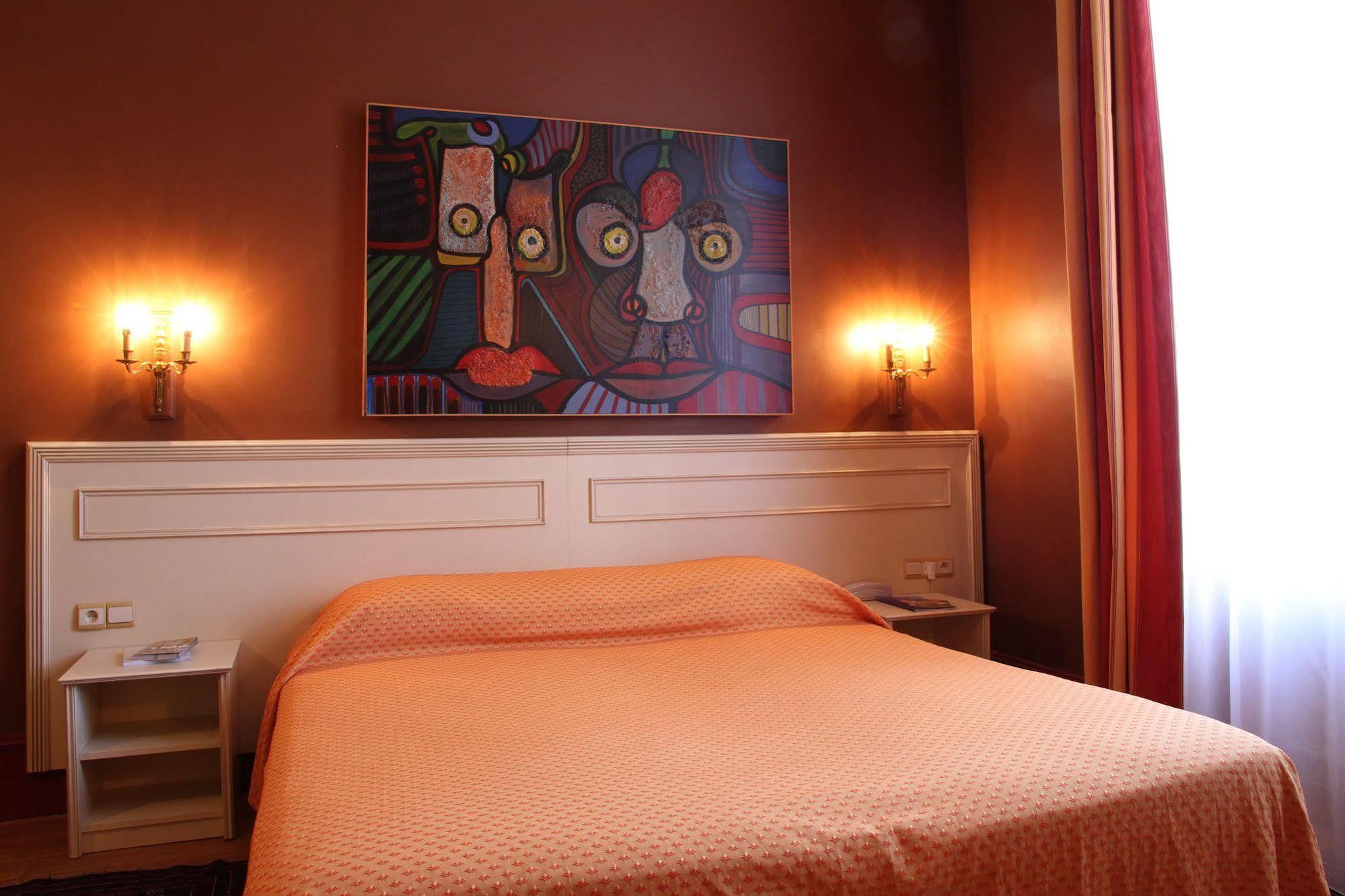 Ermitage Bouquet Hotel Руан Екстериор снимка