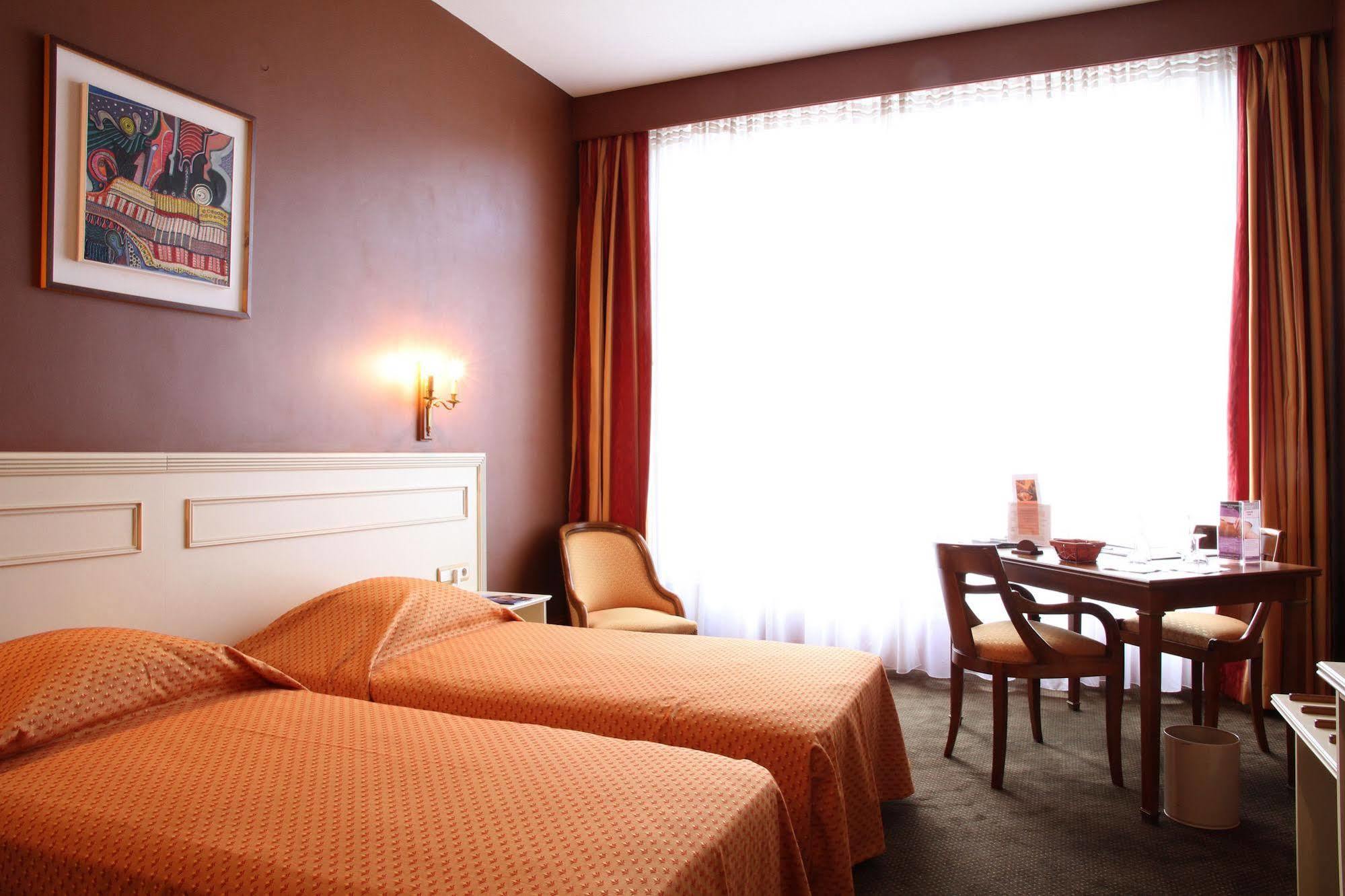 Ermitage Bouquet Hotel Руан Екстериор снимка