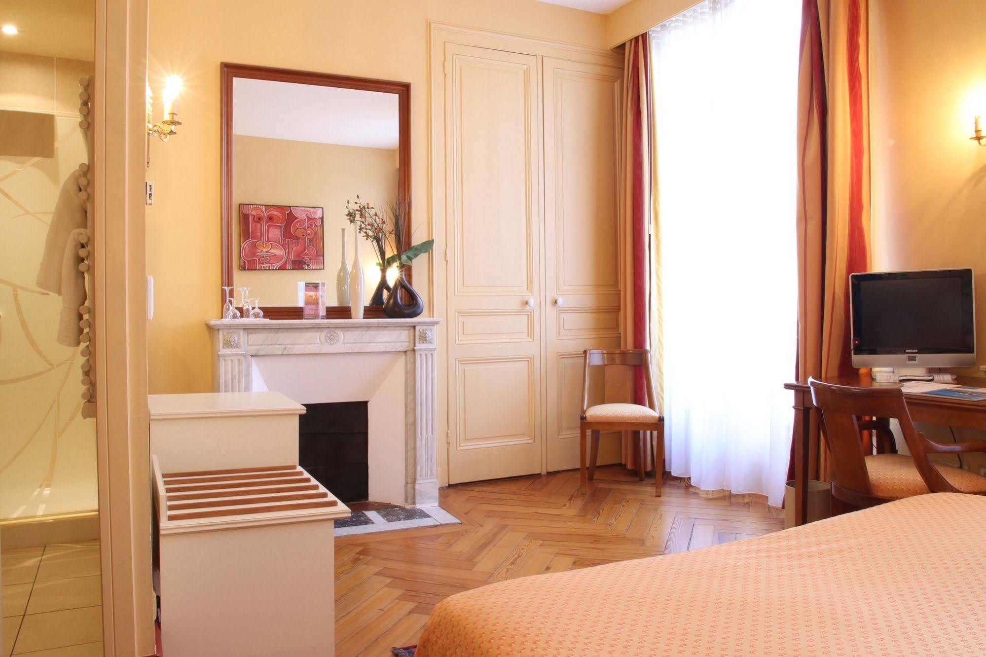 Ermitage Bouquet Hotel Руан Екстериор снимка