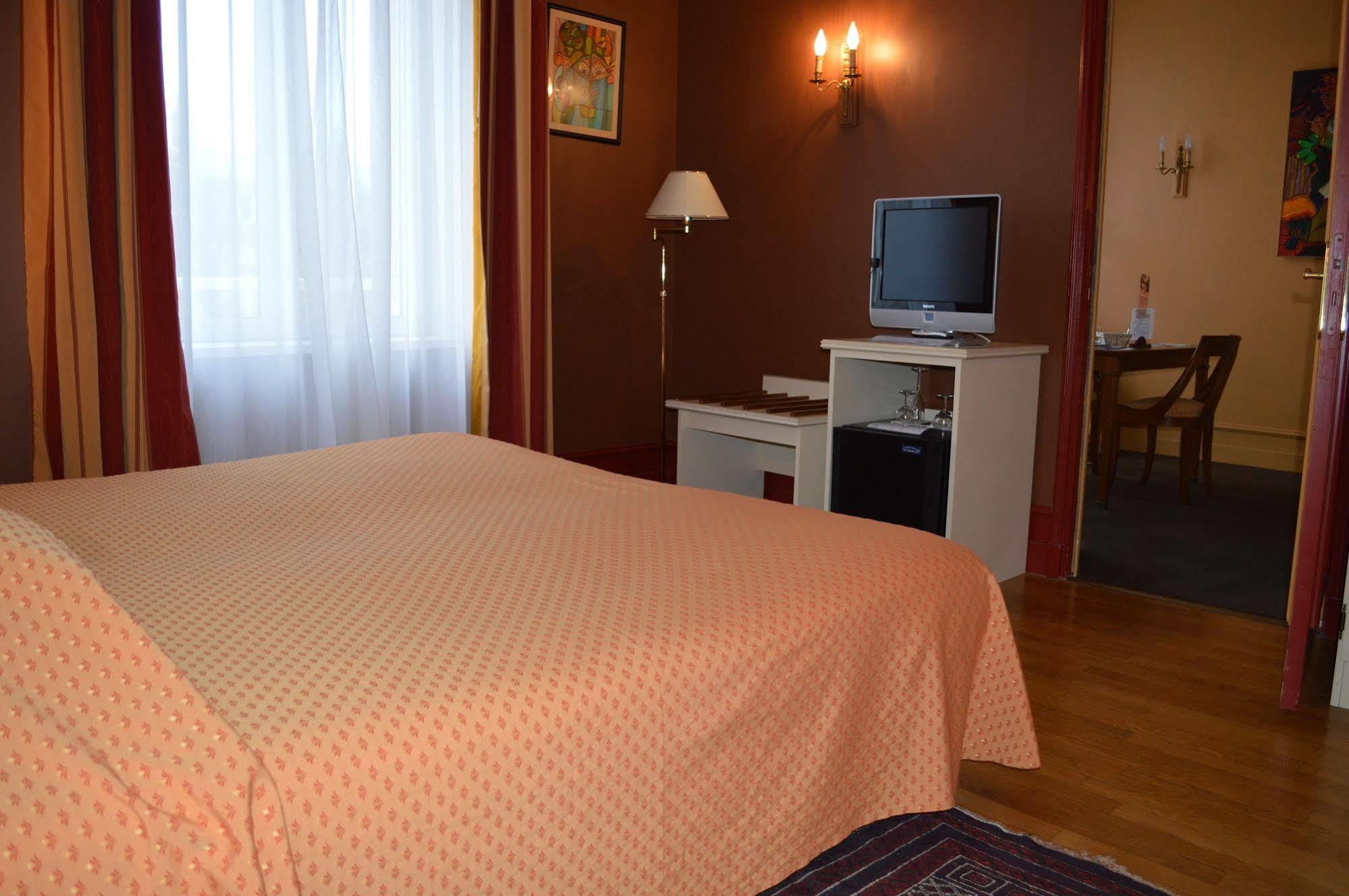 Ermitage Bouquet Hotel Руан Екстериор снимка