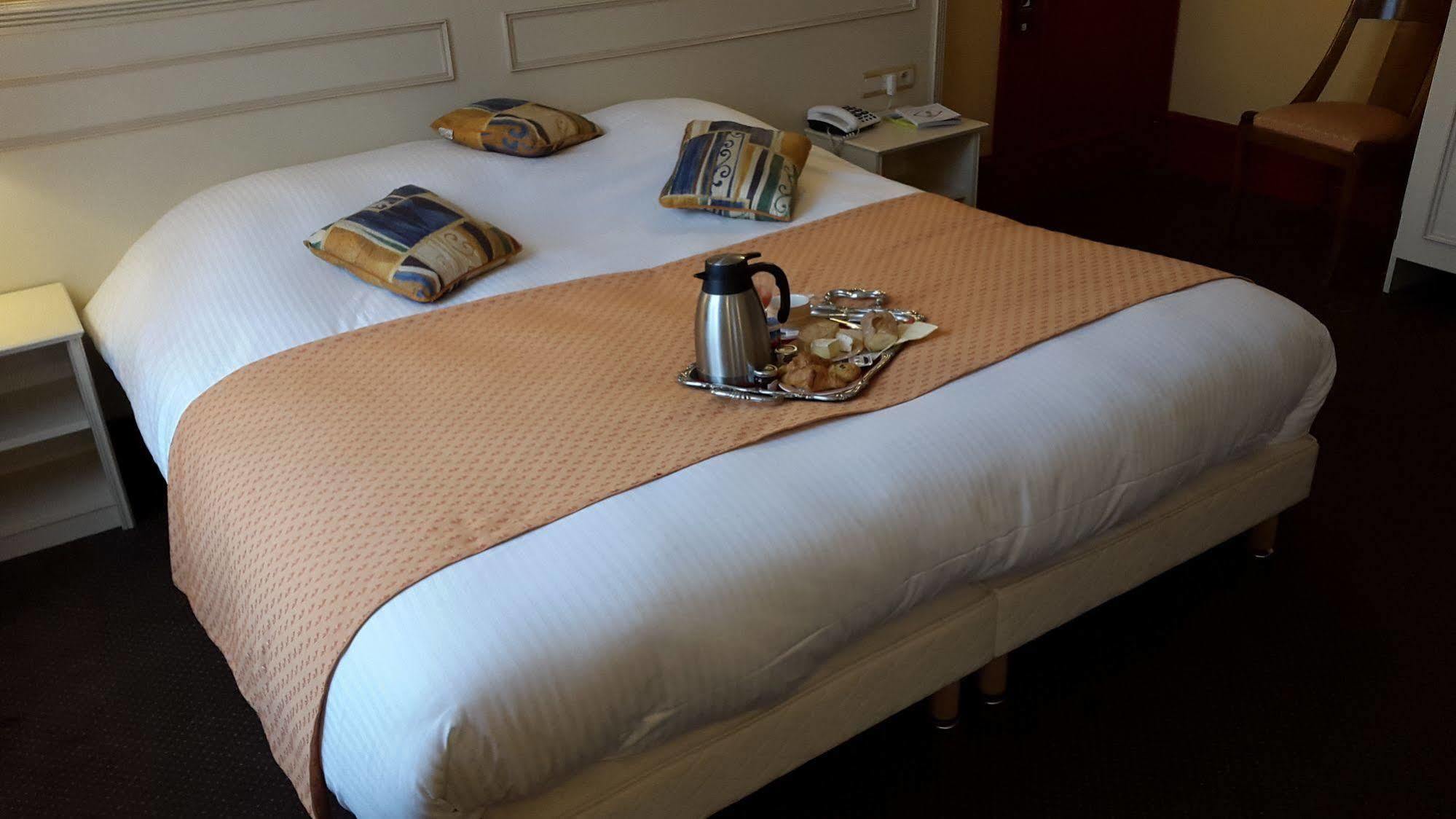 Ermitage Bouquet Hotel Руан Екстериор снимка