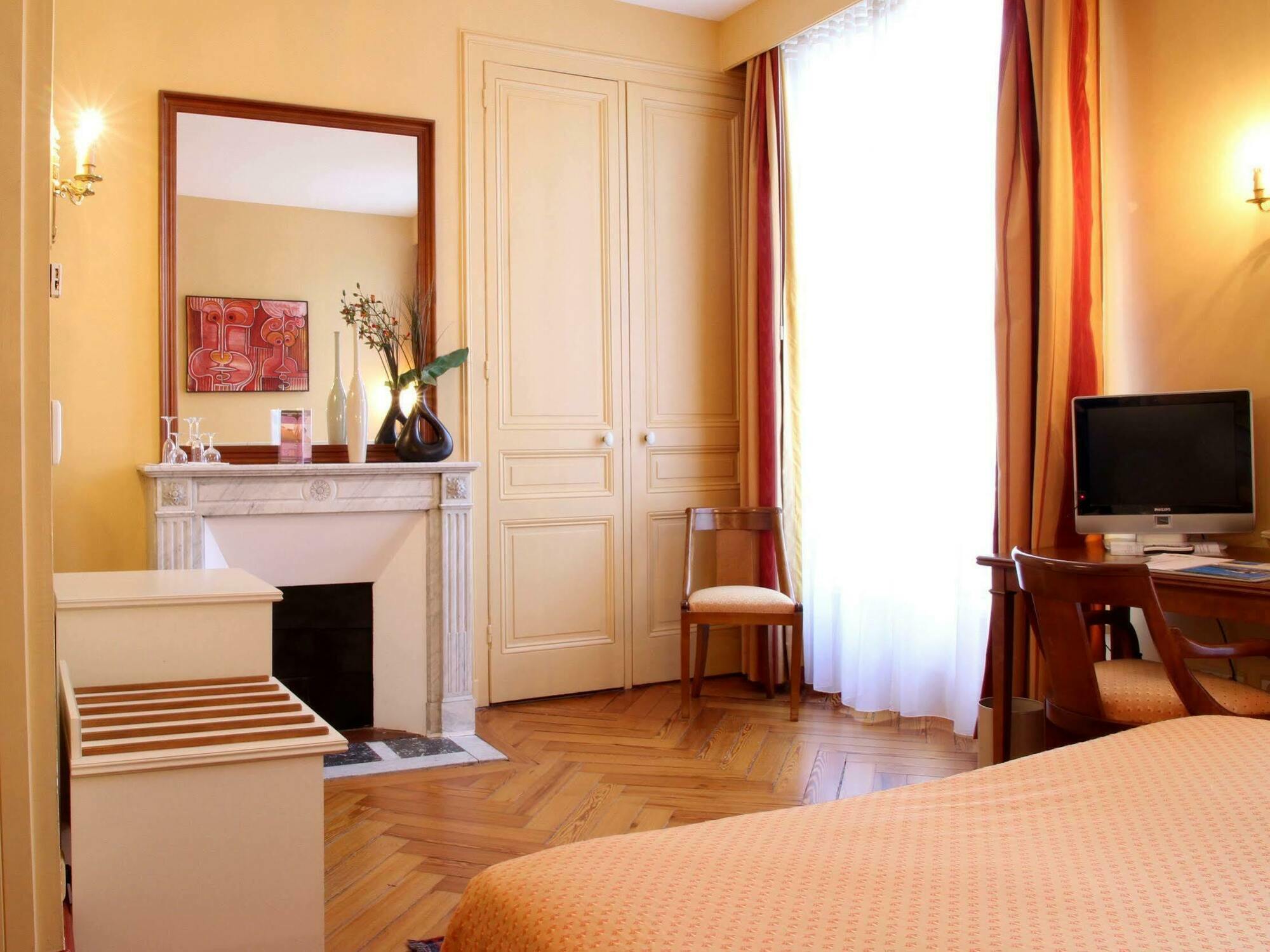 Ermitage Bouquet Hotel Руан Екстериор снимка